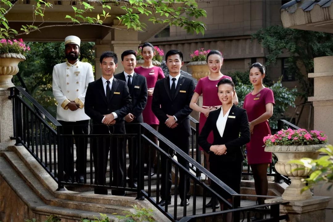 藍光進化論 | “兩只手”卡位現代服務業,搶灘萬億級藍海市場