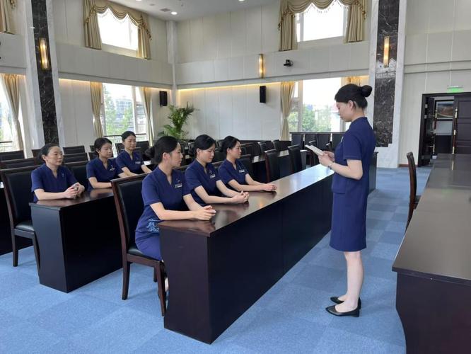 開展會(huì)務(wù)技能培訓(xùn),提升服務(wù)工作水平_四川省玉沙物業(yè)管理